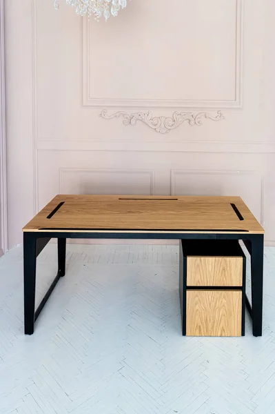 Bureau Directeur Avec Grande Table Bois Design Intérieur Loft — Photo