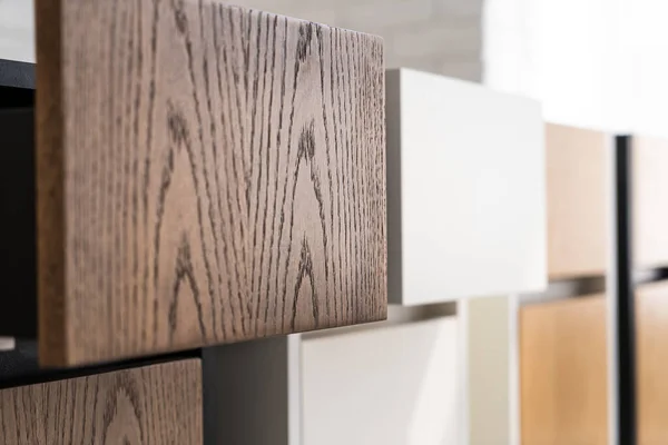 Açılmış çekmece mobilyası ahşap masa işyeri