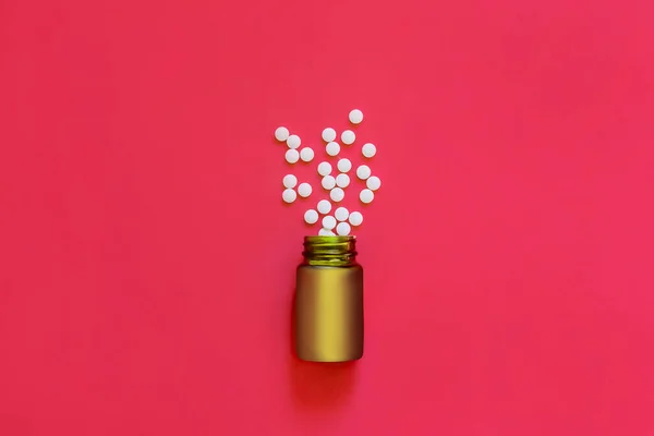 Comprimidos Comprimidos Cápsulas Medicamentos Variados Garrafas Segundo Plano Espaço Cópia — Fotografia de Stock