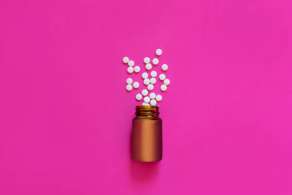Comprimidos Comprimidos Cápsulas Medicamentos Variados Garrafas Segundo Plano Espaço Cópia — Fotografia de Stock