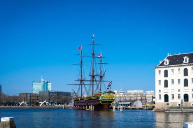 Amsterdam, Hollanda - 29 Mart 2022: Ulusal Denizcilik Müzesi, Het Scheepvaartmuseum, Amsterdam Denizcilik Müzesi.
