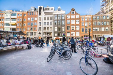 AMSTERDAM, NETHERLANDS - 29 Mart 2022: Amsterdam, Hollanda 'da modern mimari