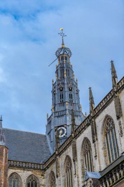 Haarlem, Noord-Holland 'daki Saint Bavo kilisesinin dış cephesi Hollanda, Avrupa