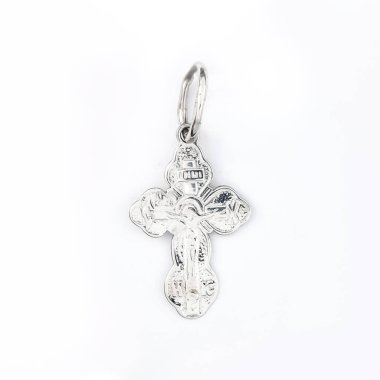 Çapraz elmas kolye kolye beyaz arka planda izole edilmiş