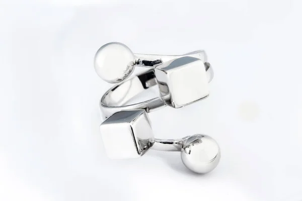 Zilver Minimalisme Diamanten Ring Geïsoleerde Witte Achtergrond — Stockfoto