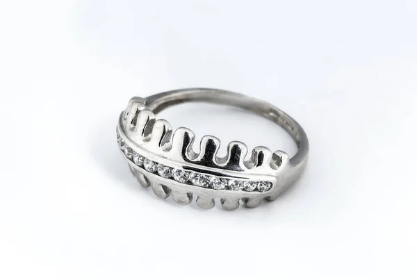 Silver Minimalizmus Gyémánt Gyűrű Elszigetelt Fehér Háttér — Stock Fotó