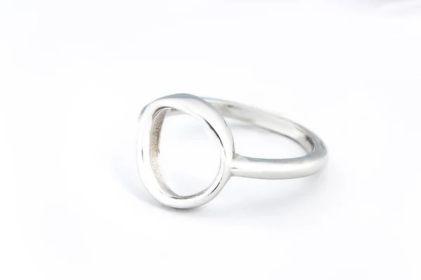 Ασημένιο Διαμαντένιο Δαχτυλίδι Απομονωμένο Λευκό Φόντο Ασημένιο Δαχτυλίδι Μόδας Κοσμήματα — Φωτογραφία Αρχείου