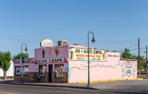 Vintage gebouwen langs de historische route 66 in holbrook, arizona, Verenigde Staten — Stockfoto