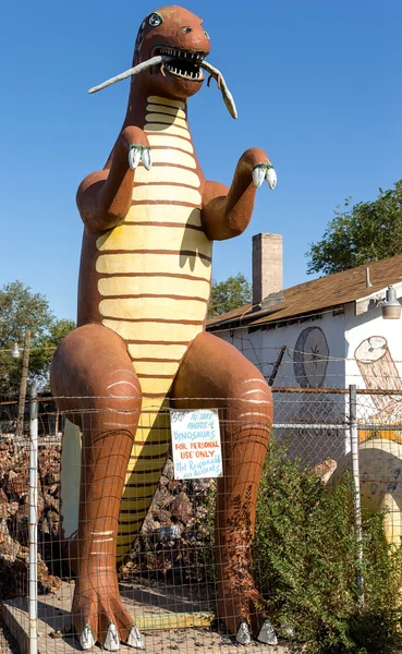 Holbrook, arizona tarihi yönlendirmek 66 boyunca gökkuşağı rock Dükkanı — Stok fotoğraf