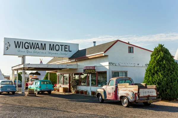 Wingwam wieś motel 6 na trasie zabytkowy 66 w holbrook, arizona, Stany Zjednoczone Ameryki — Zdjęcie stockowe