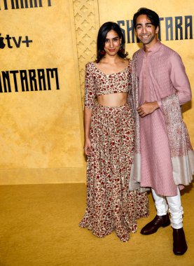 Los Angeles, CA, 3 Ekim, Shaan Sahota ve Shubham Saraf, The Regency Bruin Theatr 'daki Apple Shantaram prömiyerine katıldı.