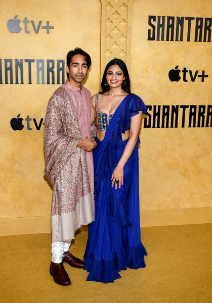 10月3日 加利福尼亚州洛杉矶 Shubham Saraf和Rachel Kamath出席了Apple Shantaram在The Regency Bruin Theatre的首映式 — 图库照片