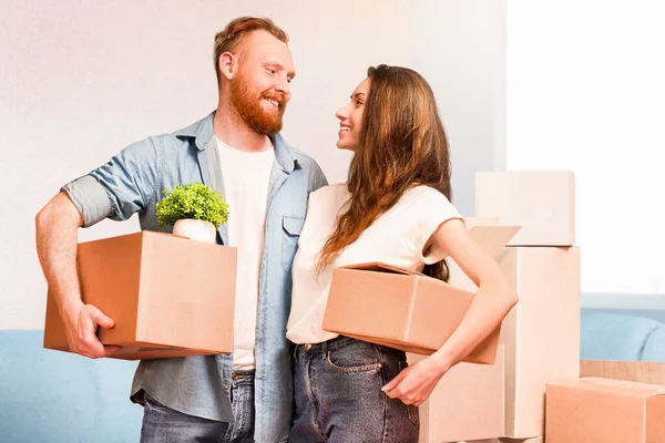 Happy Young Couple Boxes Hands Move New Home — Stock Photo, Image