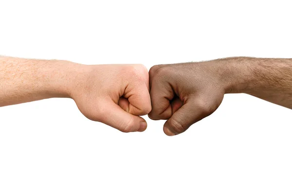 Mano Hombre Blanco Afroamericano Están Tocando Puños Sobre Fondo Blanco — Foto de Stock