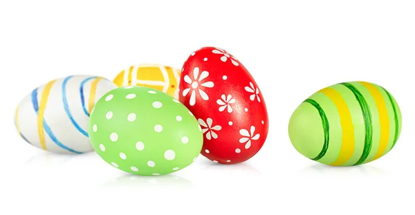 Cinco Huevos Pascua Pintados Sobre Fondo Blanco Aislado Imagen de stock