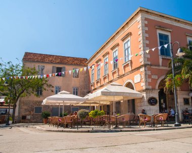 Hırvatistan 'ın Hvar adasında yer alan küçük bir kasaba olan Stari Grad, Ağustos 2016' da Stari Grad 'da görülüyor..