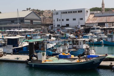 TEL AVIV, ISRAEL - CIRCA MAYIS 2018: İsrail 'in Tel Aviv kentindeki Jaffa Limanı' nın güzel manzarası Mayıs 2018 civarında Tel Aviv 'de.