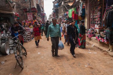 Sokak ticareti, Kasım 2013 'te Katmandu' da Nepal 'de satışın temel biçimidir..