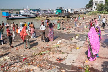 CALCUTTA, INDIA - CIRCA NOVEMBER 2013: Kalküta ghatları Kasım 2013 dolaylarında Kalküta 'da.