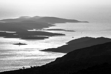 Sveti Nikola 'nın tepesinden Hvar adasının en yüksek manzarası.