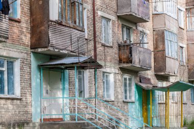 Karakol, Kırgızistan 'ın Kırgızistan' daki Issyk-Kul Gölü 'nün doğu ucu yakınlarındaki Kırgızistan' ın dördüncü büyük şehridir.