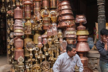 Sokak ticareti, Kasım 2013 'te Katmandu' da Nepal 'de satışın temel biçimidir..