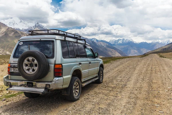 Wakhan Tajikistan Circa June 2017 Veículo Road Wakhan Tajiquistão Por — Fotografia de Stock