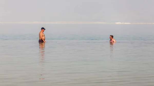 Ein Bokek Israel Circa May 2018 People Floating Dead Sea — Stock Photo, Image