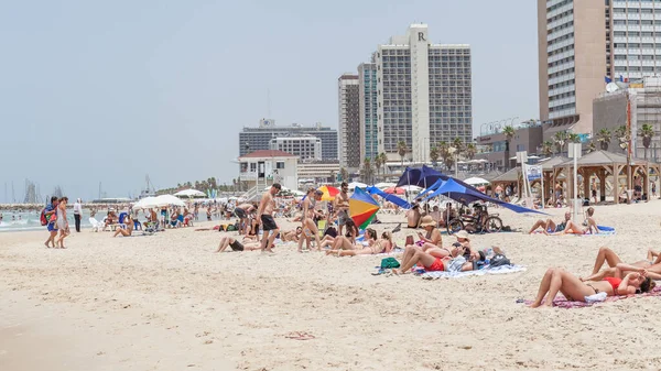 TEL AVIV, ISRAEL - CIRCA MAYIS 2018: İsrail 'deki Tel Aviv' in güzel manzarası Mayıs 2018 civarında Tel Aviv 'de.