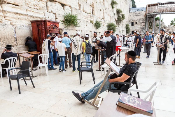 JERUSALEM, ISRAEL - CIRCA MAYIS 2018: Kudüs 'teki Batı Duvarı manzarası, İsrail yaklaşık Mayıs 2018' de Kudüs 'te.