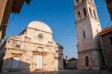 Hırvatistan 'ın Hvar adasında yer alan küçük bir kasaba olan Stari Grad manzarası.