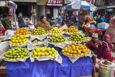 Sokak ticareti, Kasım 2013 'te Katmandu' da Nepal 'de satışın temel biçimidir..