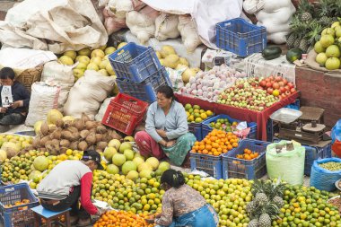 Sokak ticareti, Kasım 2013 'te Katmandu' da Nepal 'de satışın temel biçimidir..