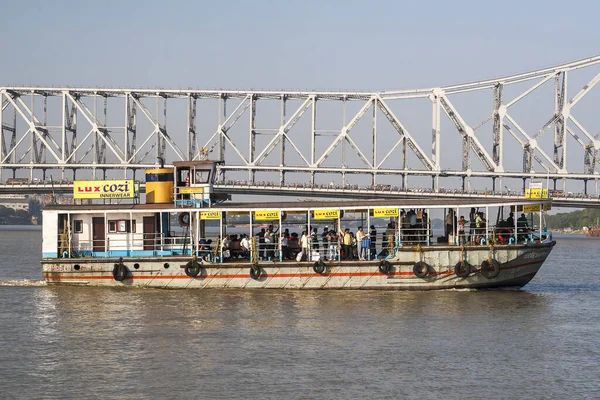 Calcutta India Circa November 2013 Brug Een Rivier Kolkata Circa — Stockfoto