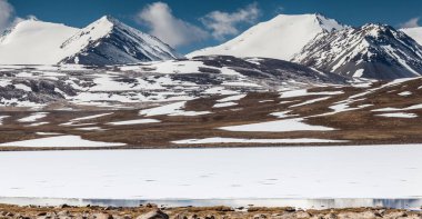 Kırgızistan 'ın Issyk Kul Bölgesinde Barskoon (Arabel) Syrts