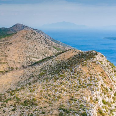 Sveti Nikola 'nın tepesinden Hvar adasının en yüksek manzarası.