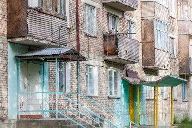 Karakol, Kırgızistan 'ın Kırgızistan' daki Issyk-Kul Gölü 'nün doğu ucu yakınlarındaki Kırgızistan' ın dördüncü büyük şehridir.
