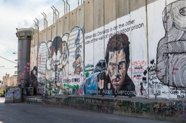 BETHLEHEM, ISRAEL - CIRCA MAYIS 2018: İsrail Batı Şeria bariyeri veya duvarı Mayıs 2018 'de Beytüllahim' de.