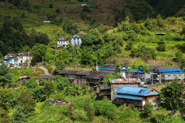 ネパール カリホラ Circa 2013年10月 ネパールの村がカリホラで2013年10月頃にヒマラヤの峰々の間で失われた — ストック写真