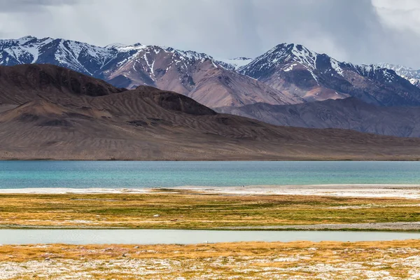 Όμορφη Θέα Της Λίμνης Sasykkul Στο Pamir Στο Τατζικιστάν — Φωτογραφία Αρχείου