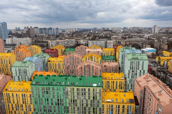 Nombreux Bâtiments Résidentiels Multicolores Kiev Par Temps Nuageux Vue Aérienne — Photo