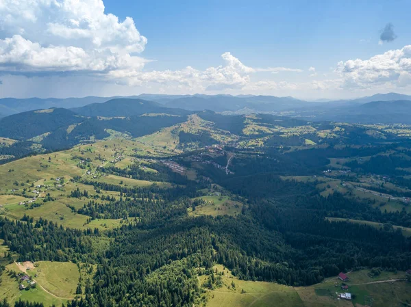 Pegunungan Hijau Dari Carpathians Ukraina Musim Panas Hari Yang Cerah — Stok Foto