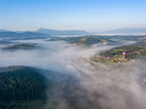 Niebla Matutina Los Cárpatos Ucranianos Vista Aérea Del Dron — Foto de Stock