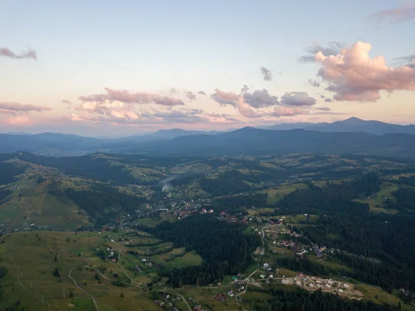 Sonnenuntergang Über Den Bergen Den Ukrainischen Karpaten Drohnenblick Aus Der — Stockfoto