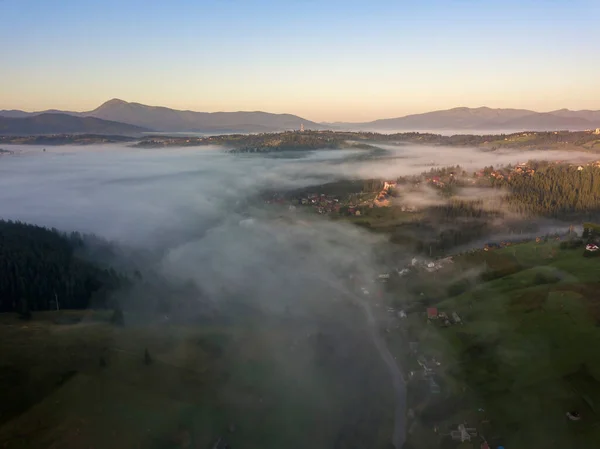 Reggeli Köd Ukrán Kárpátokban Légi Drónra Néző — Stock Fotó