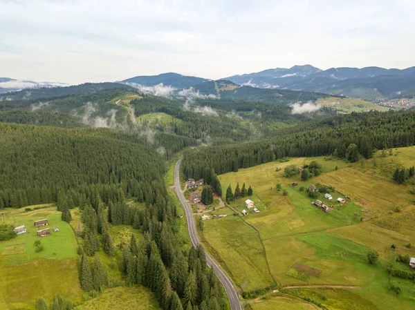 Zielone Góry Karpat Ukraińskich Lecie Widok Drona Powietrza — Zdjęcie stockowe