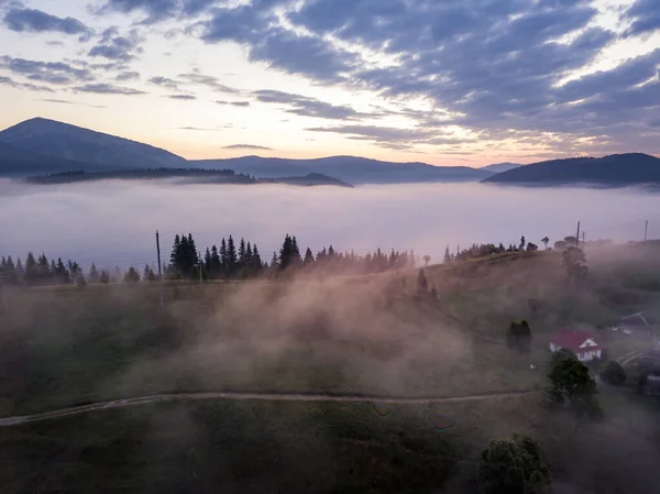 Niebla Matutina Los Cárpatos Ucranianos Vista Aérea Del Dron — Foto de Stock