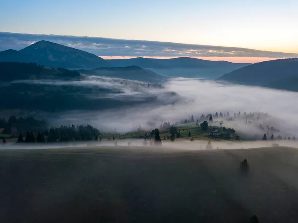 Morgennebel Den Ukrainischen Karpaten Drohnenblick Aus Der Luft — Stockfoto