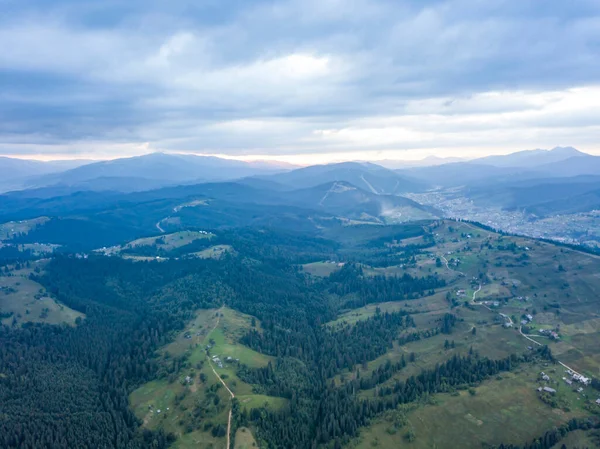 Высокий Полет Горах Украинских Карпат Воздушный Беспилотник — стоковое фото