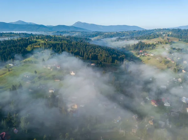 Nevoeiro Matutino Nos Cárpatos Ucranianos Vista Aérea Drones — Fotografia de Stock